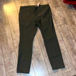 NWT Nic & Zoe pull on pants, olive green
